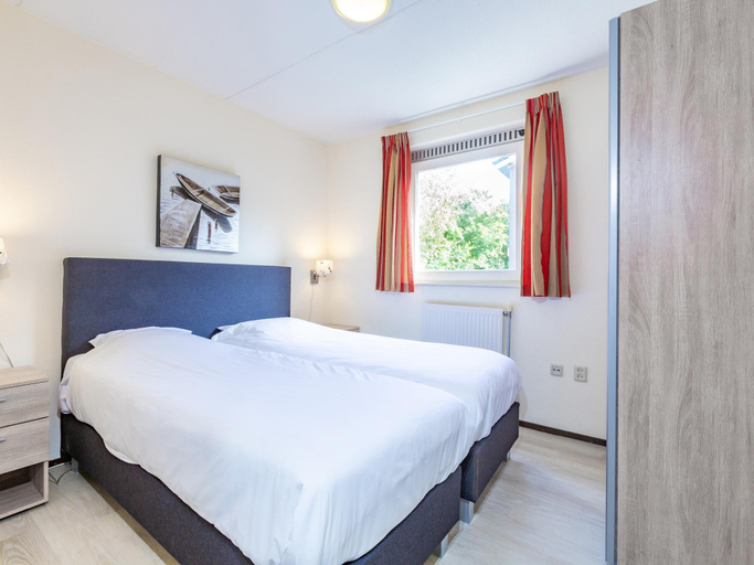 Bedroom 2, Dune Villa in Kijkduin with Sauna, The Hague