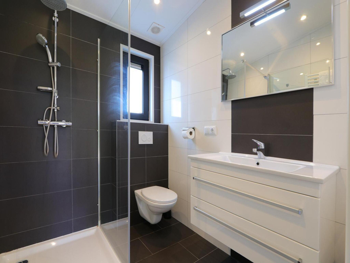 Bathroom 3, Modern chalet near De Veluwe National Park, Ede