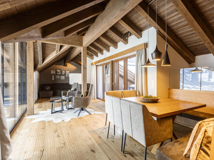Restaurant, Welcoming chalet with balcony (No Deposit), Reutte