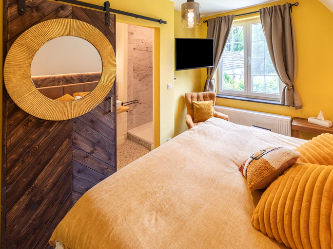 Bedroom 3, Luxurious villa with heated pool, Namur
