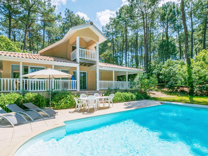 Exterior view 3, Premium Atlantic Villa Retreat, Gironde