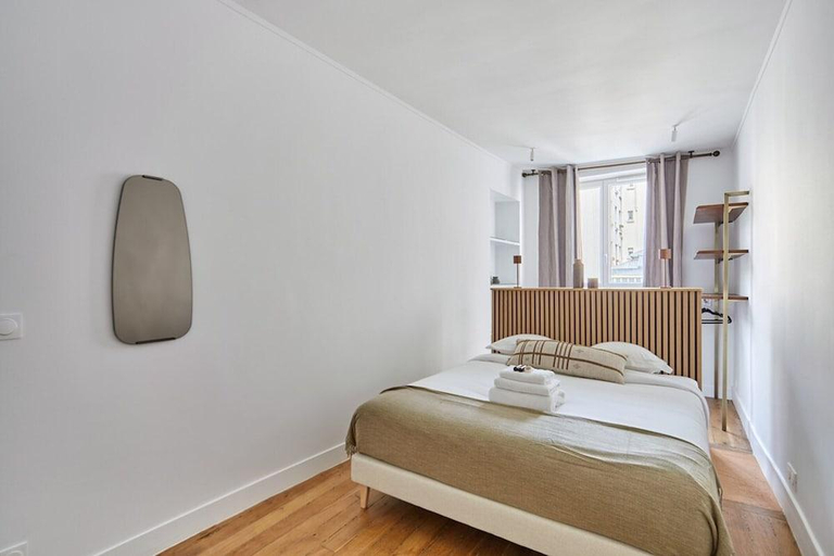 Bedroom 2, Sumptuous apartment Palais Royal/Bourse, Paris
