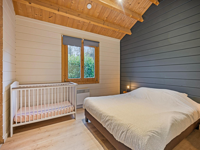 Bedroom 2, Elegant chalet in Manhay with Sauna, Luxembourg
