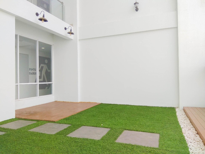 Exterior & Views 2, Nice And Cozy Studio Apartment At Patraland Urbano, Bekasi