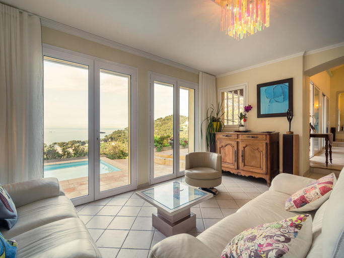 Interior view 3, Villa in Hyères near Beach & Pool, Var