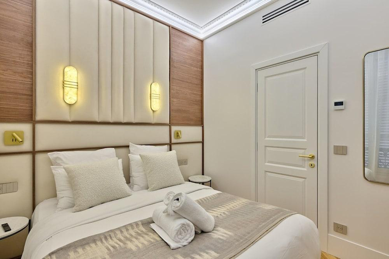 Exterior view 5, Luxurious Matignon/saint Honore Apartment, Paris