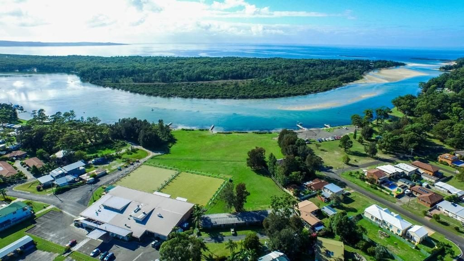 Aerial view, Waterview Motel Sussex Inlet, Shoalhaven - Pt B