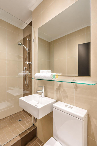 Bathroom 4, Crest on Barkly, Melbourne