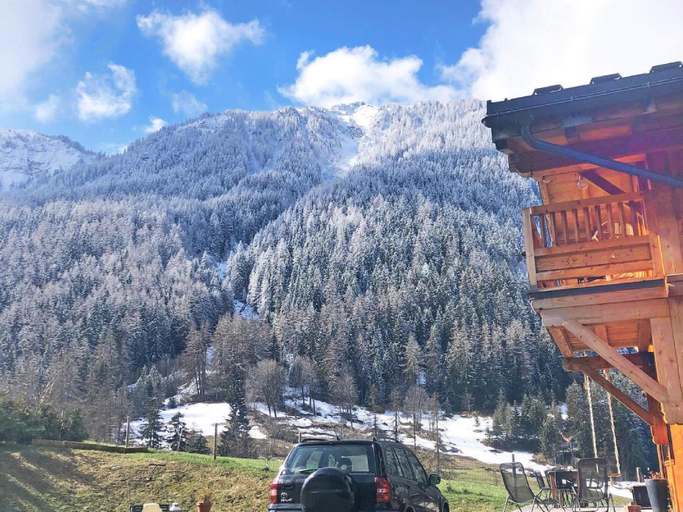 Exterior view 4, Chalet in Moulin with Sauna & Stunning Views, Savoie