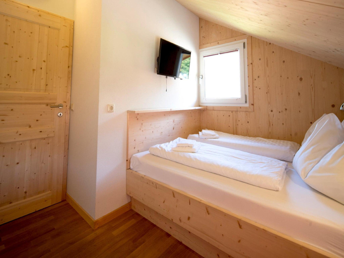 Bedroom 2, Attractive chalet with hot tub, Murau