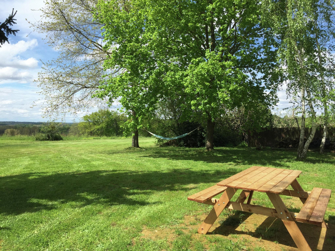 Garden 5, Luxurious Villa in Cazaubon with Swimming Pool, Gers