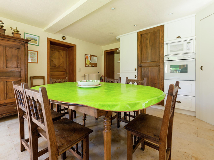 Food & Drinks, Spacious Retreat in Warizy, Luxembourg