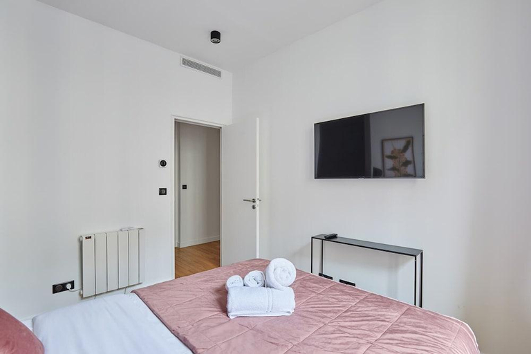 Exterior view 5, Magnificent New Apartment Beaubourg/Le Marais, Paris