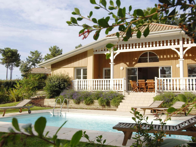 Exterior view 3, Luxury Golf & Ocean Villa Escape, Gironde