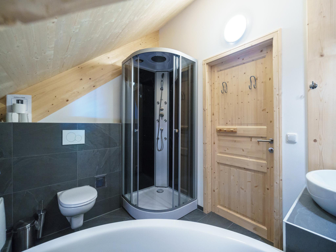 Bathroom, Inviting chalet with whirlpool, Murau