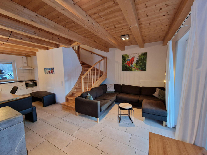 Others 5, Chalet in Kotschach by Ski Slopes, Hermagor