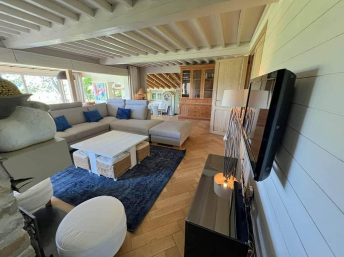 Interior view 4, Cozy Nature Chalet for 8 Guests, Namur
