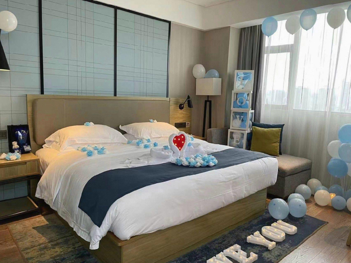 Bedroom 2, Echarm Hotel Nanning Chaoyang Square River View, Nanning