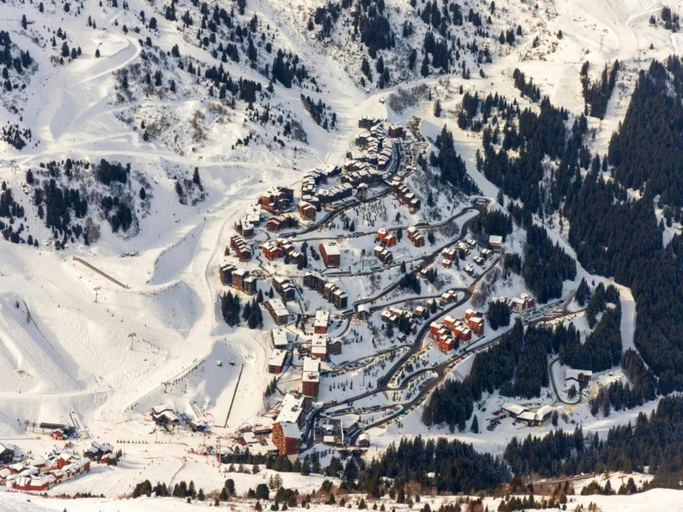 Others 5, Chalet in Les Menuires by Les Trois Vallees, Savoie