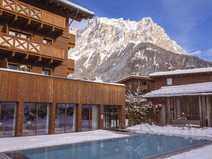 Exterior view 3, Beautiful chalet with swimming pool No Deposit, Reutte
