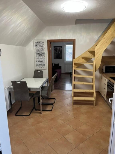 Others 5, Apartment Malivojevič, Žirovnica
