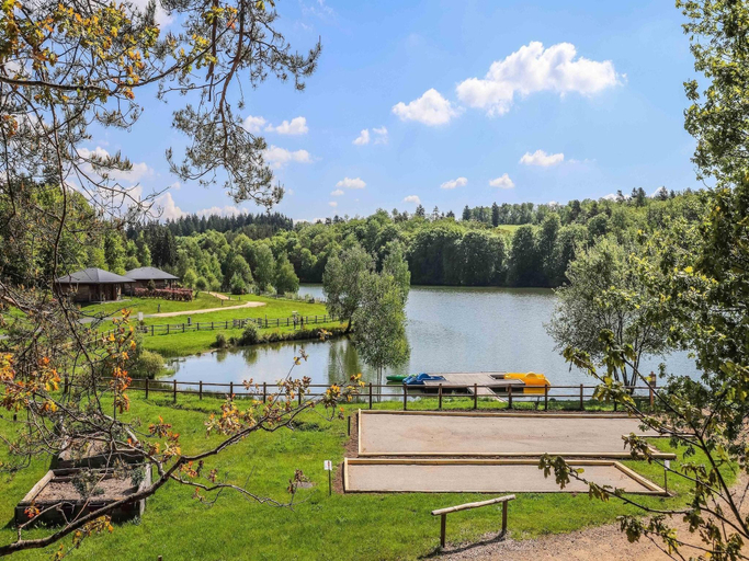Surrounding environment 1, Cabin near Meyrignac Lake, Corrèze