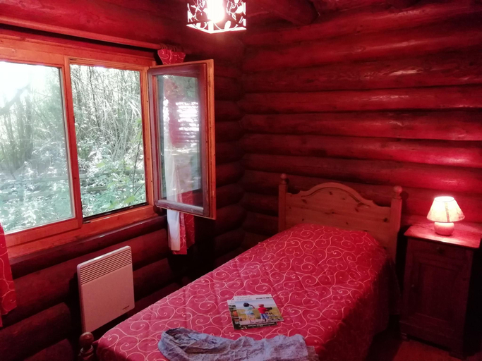 Bedroom 4, Chalet in France near the Beach & Pool, Somme
