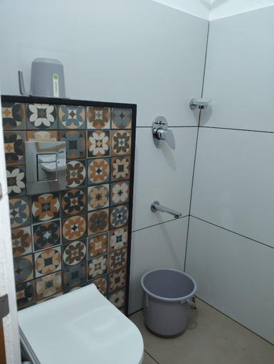 Bathroom 5, Rio Rooms Iqraa, Kozhikode