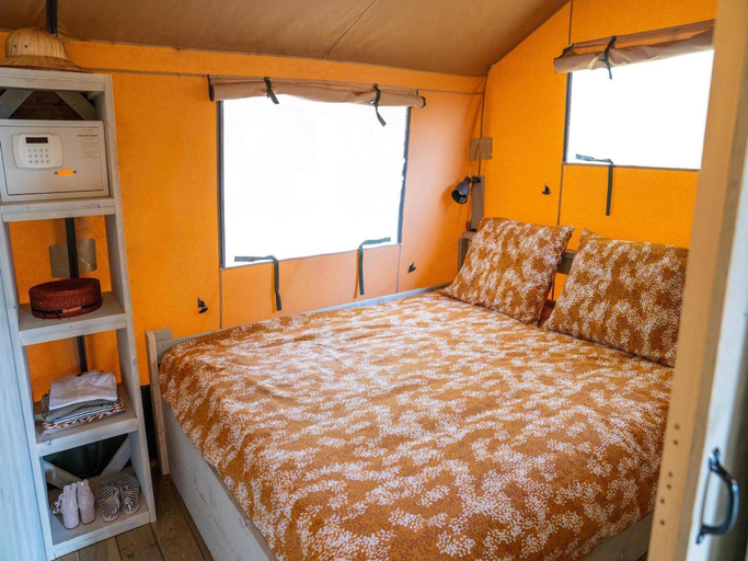 Bedroom, Glamping Tent by Lake De Rhederlaag, Angerlo