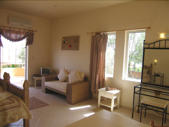 Bedroom 2, New Kydonia Suites & Studios , Crete