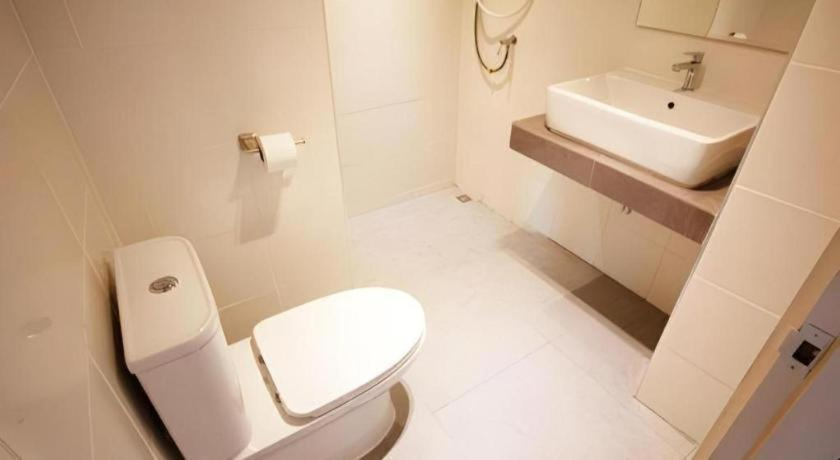 Bathroom 3, Coco Pino Bankrut Beach Resort., Bang Saphan