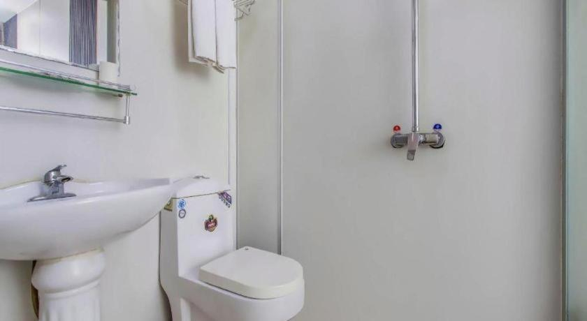 Bathroom 3, PAI Hotel Shijiazhuang Luquan Zoo, Shijiazhuang