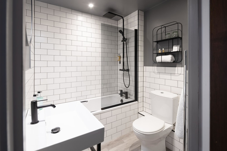 Bathroom 3, The Churchill Hotel, York