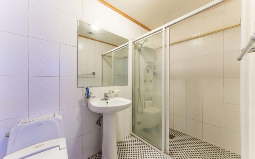 Bathroom 3, Suwon City Hall Station Soo, Suwon