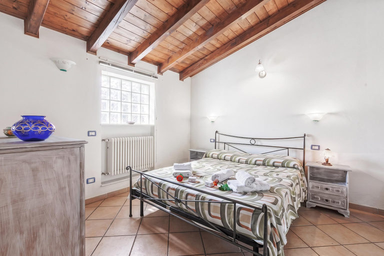 Room 5, Casa Rolè, Novara