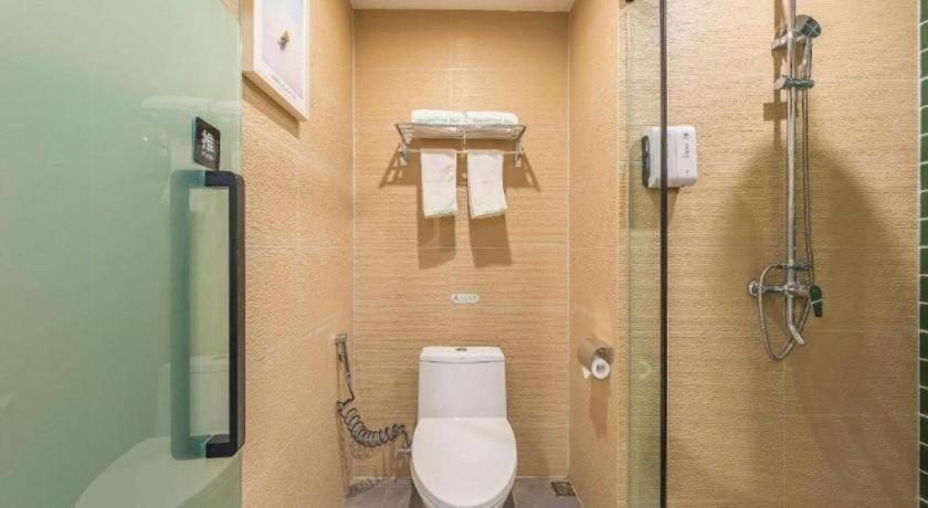Bathroom, GreenTree Inn Express Kunming East Passenger Station Huazhicheng, Kunming