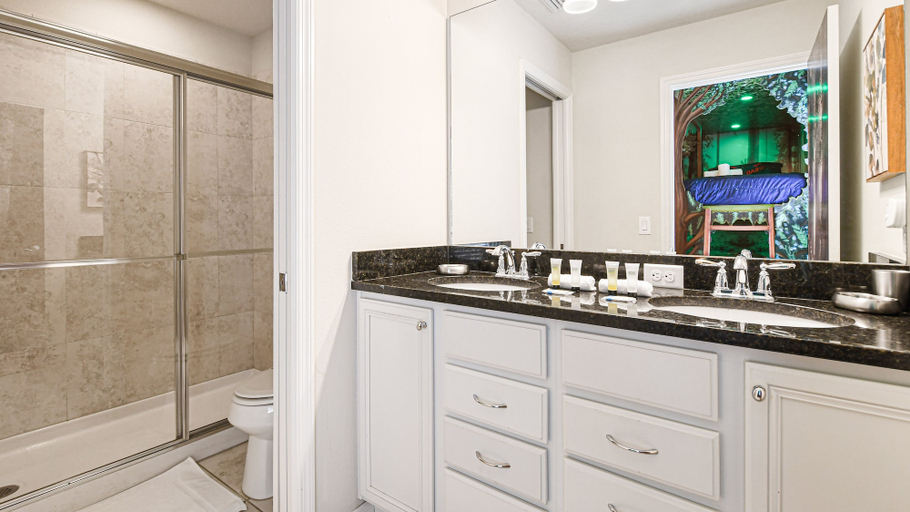 Interior 2, 8BR Family Getaway Private Pool, Osceola