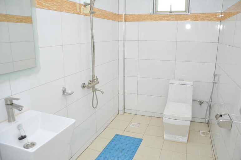 Bathroom, Hotel Benco, Jinja
