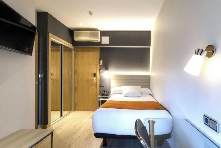 Bedroom 3, Hotel Avenida Coruña, A Coruña