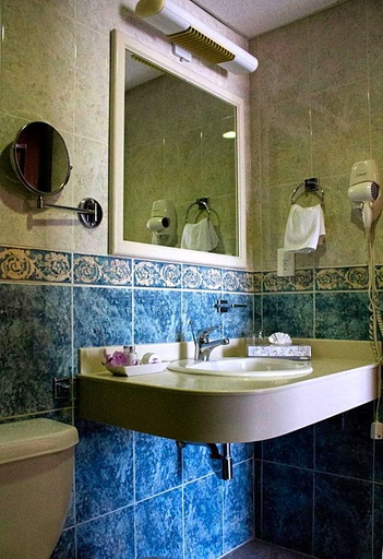 Bathroom 5, Plaza Colonial, Campeche