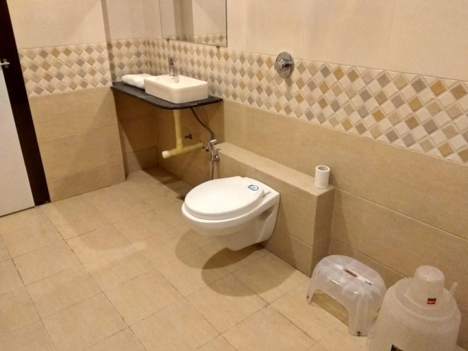 Bathroom, JK Rooms 126 Hotel Parashar Legacy, Nagpur