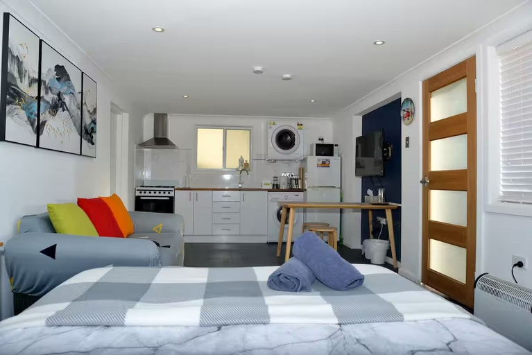 Bedroom, Cozy Mountain Cottage, Blue Mountains