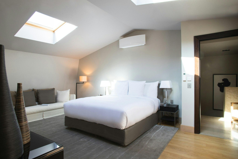 Bedroom 3, La Reserve Paris Hotel & Spa, Paris