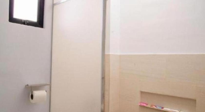 Bathroom 4, Santa Fe Beach Club, Santa Fe