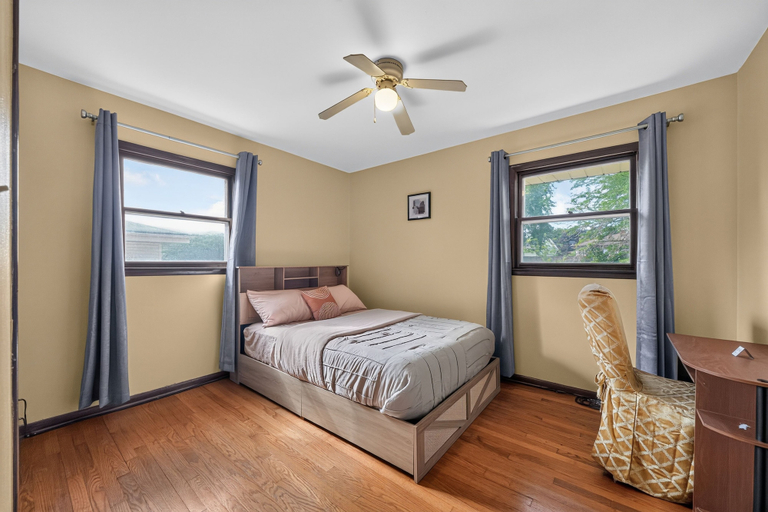 Room 5, Appleton Game House With Ping Pong & Foosball 3 Bedroom Duplex, Milwaukee