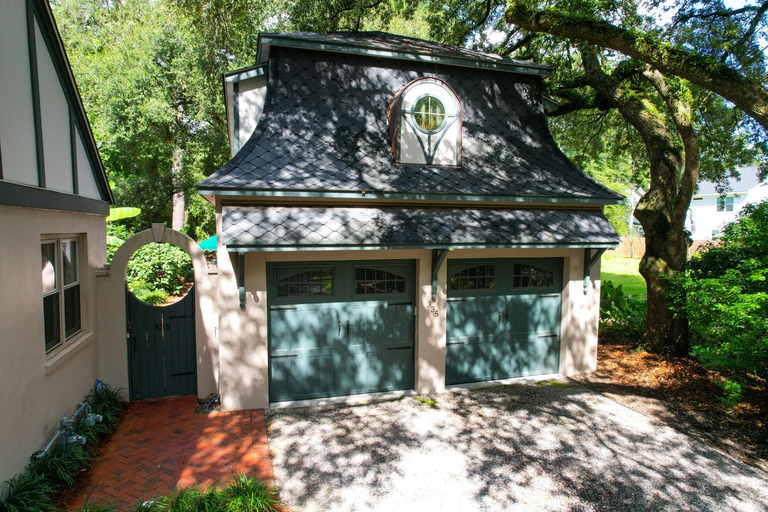 Exterior & Views