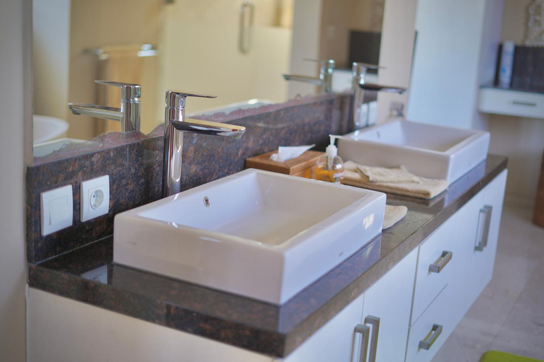Bathroom, joey's Villa, Lombok