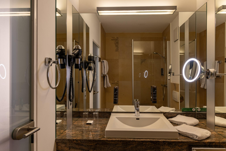 Bathroom 4, Atrium im Park Hotel Regensburg , Regensburg