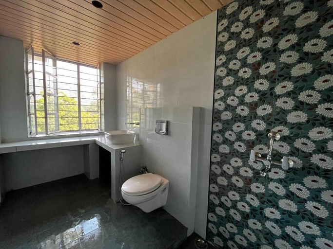 Bathroom, The Riverside Estate, Udaipur