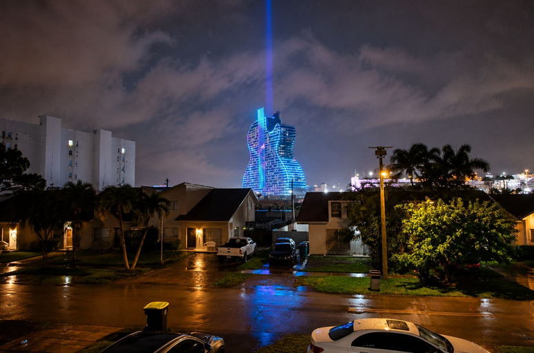 View from property, 3BR Guitar House + Poker Lounge Near Hard Rock, Broward